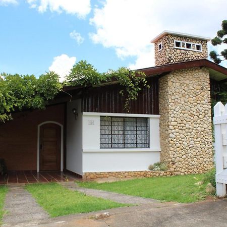 Casa Aconchegante No Capivari Campos do Jordão Exterior foto